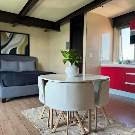 Beautiful And Comfortable Rooftop Suite